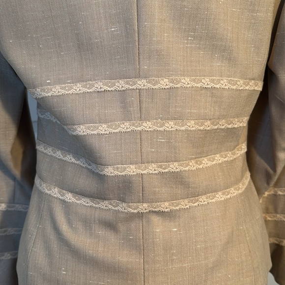 Elegant ESCADA Beige Women's Blazer/Skirt suit set - Picture 7 of 14